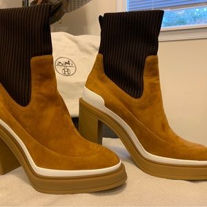 Hermes Vandale Booties in Camel. Excellent Condition!!